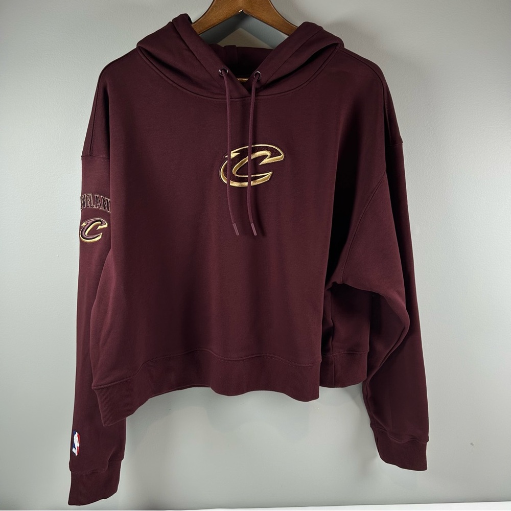 Pro Standard NBA Cleveland Cavaliers Women's Cropped Hooded Sweatshirt Size XL